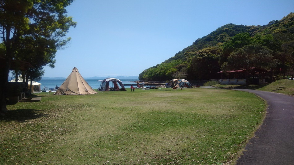 長崎 大崎自然公園キャンプ場は海と山が最高のロケーションで 子供も大はしゃぎでした 九州 初心者でも気軽に家族で楽しめるキャンプ場を紹介するブログ